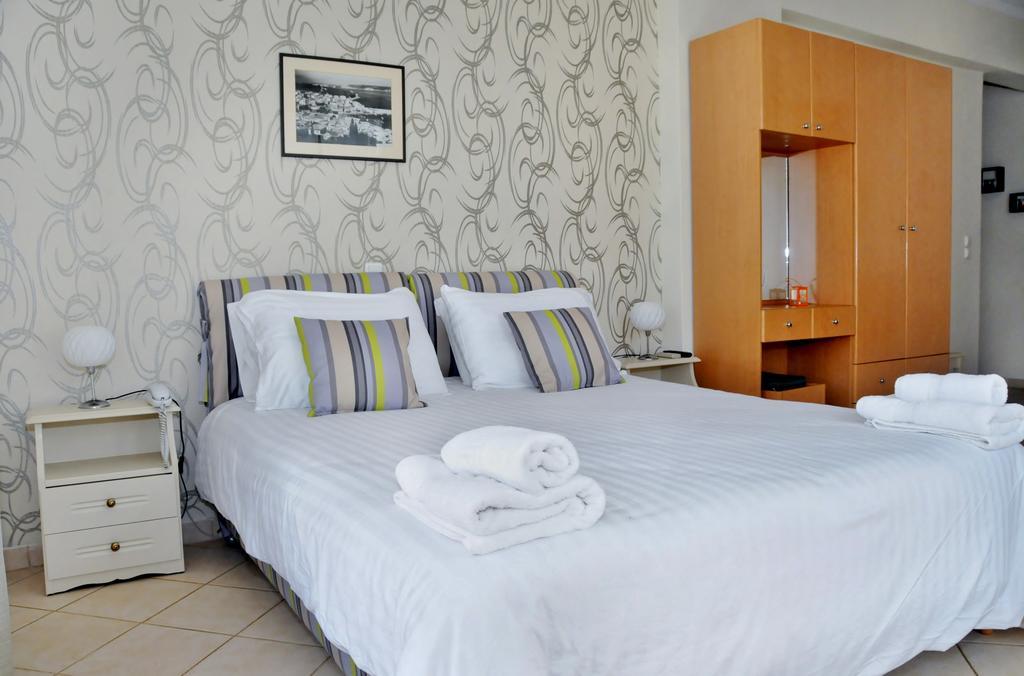 Aparthotel To Kastro Pilos Habitación foto
